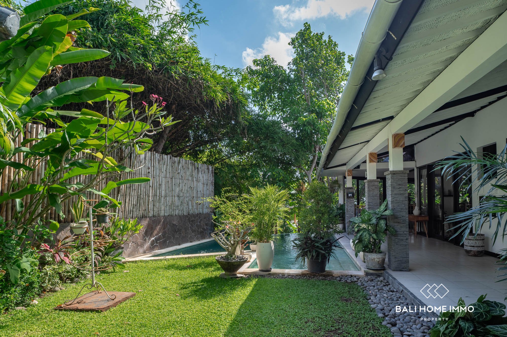 2-Bedroom Villa for Rent in Batu Bolong Canggu - RF7834 image 1