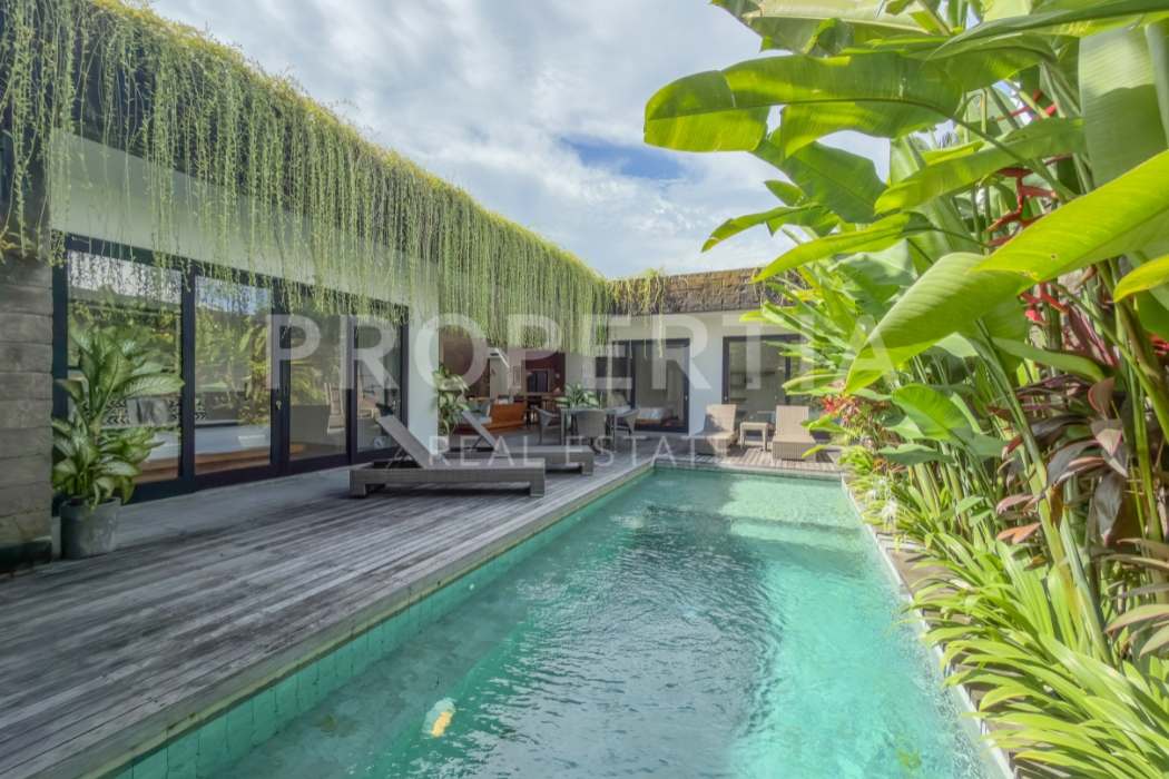 STUNNING TROPICAL MODERN VILLA IN THE HEART OF BERAWA image 1