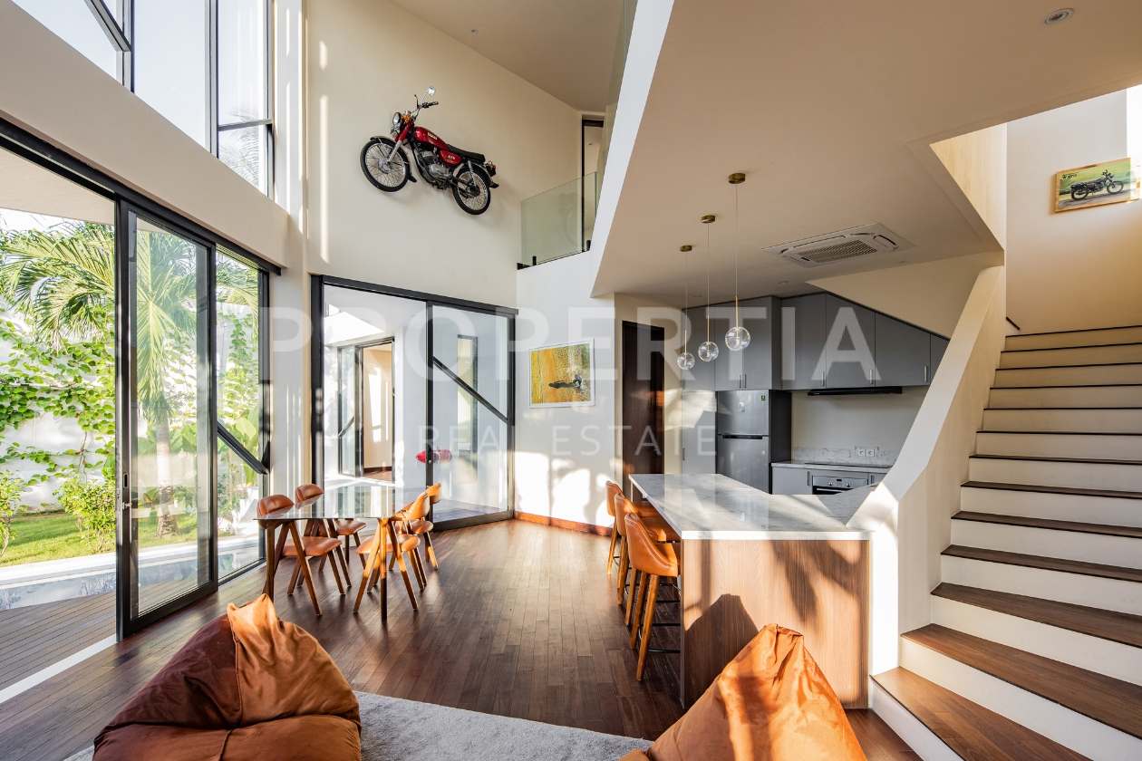 Modern Tropical Villa Offering Flexible Living in Cemagi image 1