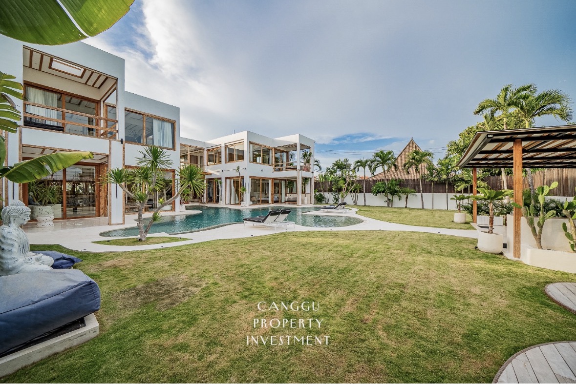 6BR Villa for Sale in Berawa image 1