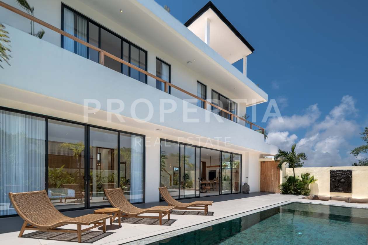 EXCLUSIVE FREEHOLD COMMUNITY CONSISTING OF THREE 3-BEDROOM VILLAS image 1