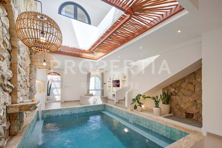 MODERN 2-BEDROOM FREEHOLD VILLA IN PRIME BERAWA image 1