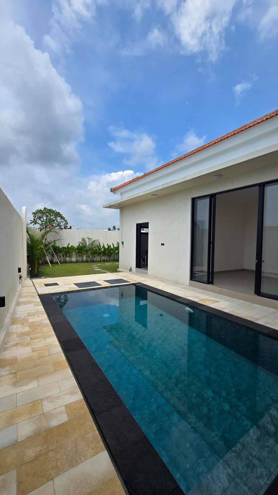 BRAND NEW 3BEDROOM VILLA IN PADONAN CANGGU image 1