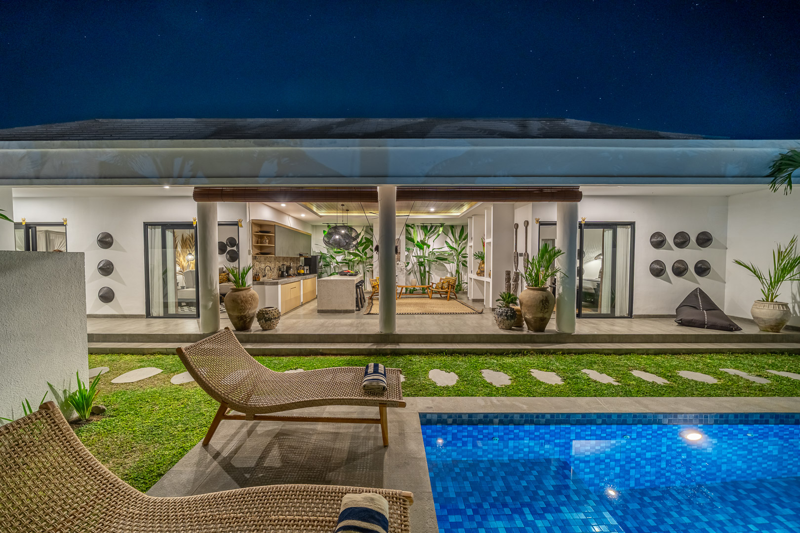 3BR Pet-friendly Villa Steps From The Gym image 1