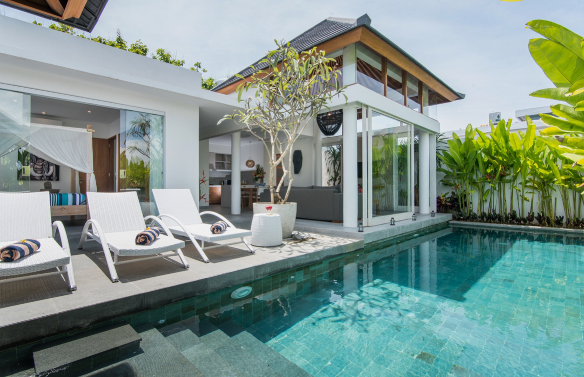 Canggu Villa 1 minute walk to Berawa Beach image 1