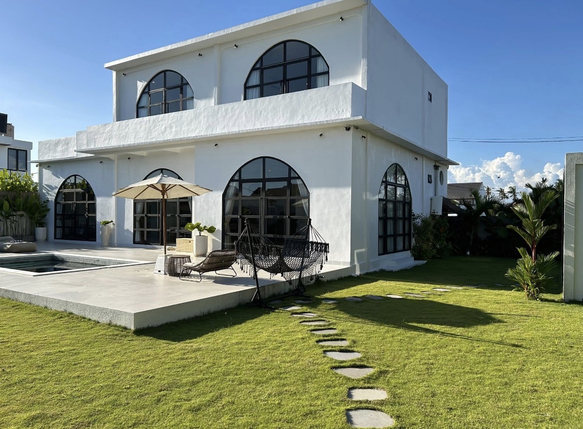 LUXURY VILLA IN SESEH - MUNGGU RICE FIELD VIEW image 1