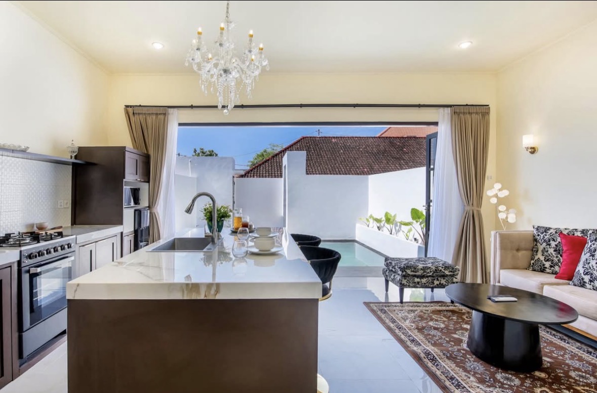 BABAKAN CANGGU | PREMIUM 1-BEDROOM ENCLOSED VILLA image 1