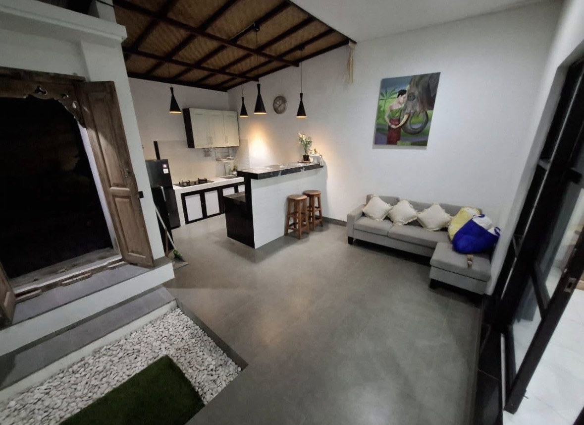 2BR VILLA IN CANGGU image 1