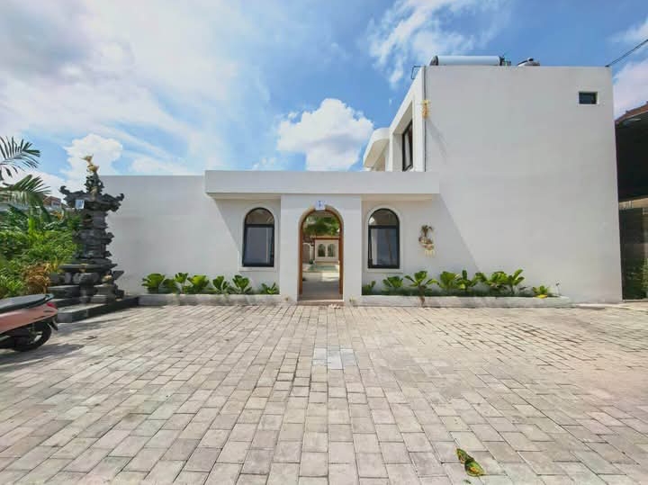Room in beautiful complex in Perereran image 1
