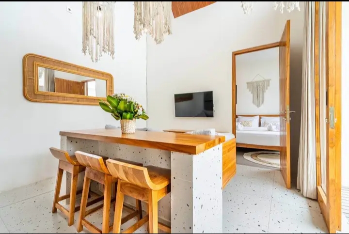 2BR-2Bath Villa in Seminyak image 1