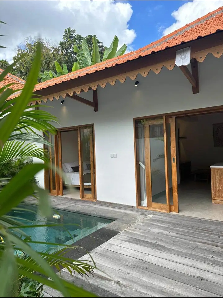 One-bedroom Charming Tranquil Villas in Buduk   image 1