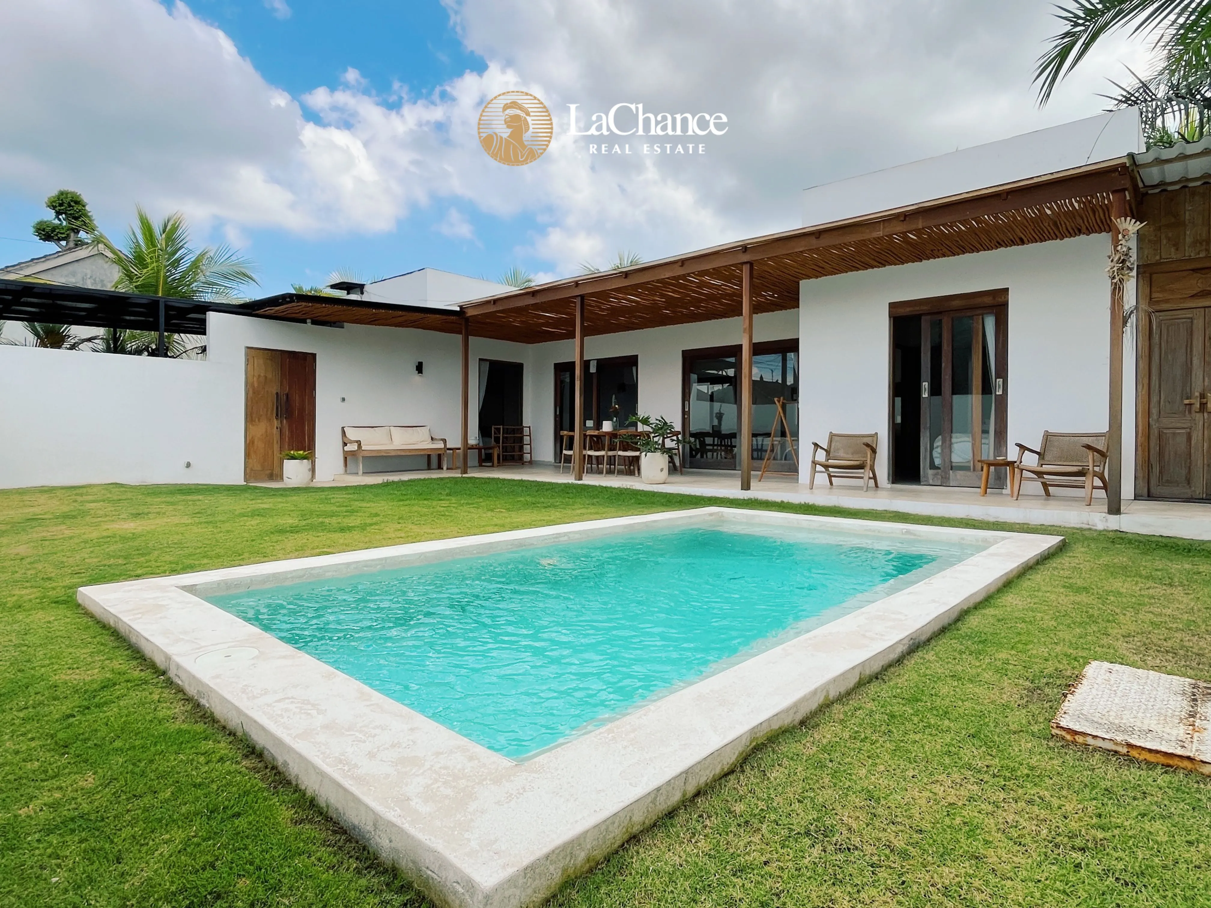 Modern 2-Bedroom Leasehold Villa for Sale in Kaba Kaba image 1